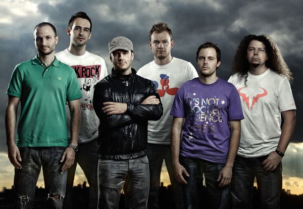 Eddie Stoilow se na nové desce obrací k bohu, pomáhá jim David Koller a Xindl X